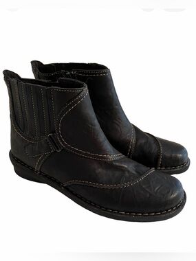 Clarks Bendables Dark Brown Ankle Booties 8 NEW